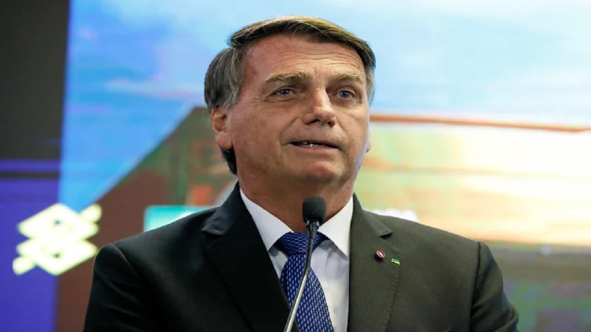 Bolsonaro critica fala de Lula sobre classe média: ‘Quer interferir na vida das pessoas’