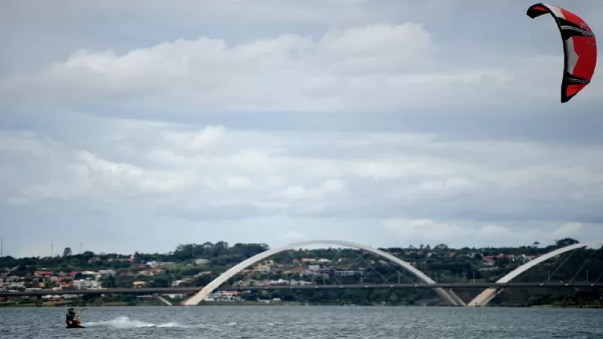 Apoiadores de Bolsonaro convocam lanchaciata no Lago Paranoá, em Brasília, no domingo 