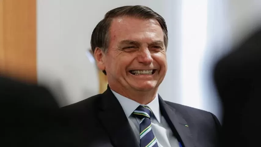 Jair Bolsonaro fala em UFC e ironiza João Doria