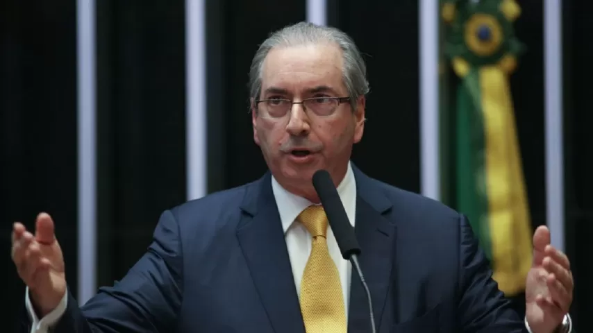 Cunha votará em Bolsonaro: “Representa o que enfrento 