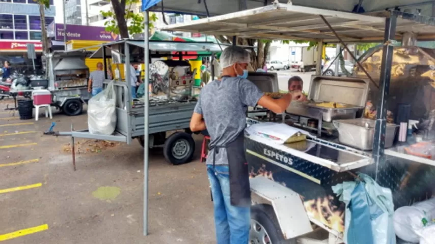 Itabuna: Secretaria de Segurança e Ordem Pública retira ambulantes da avenida Cinquentenário