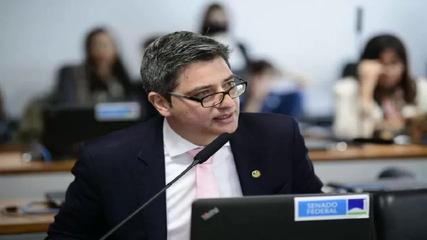 Bolsonaro indica Carlos Portinho como líder governista no Senado