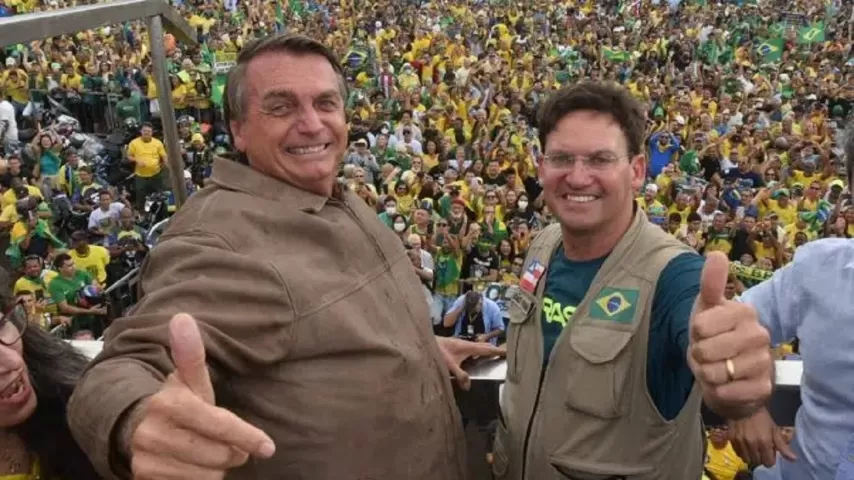 BAHIA: MAR DE MOTOCICLETAS CONDUZ ROMA E BOLSONARO DO FAROL AO PARQUE DOS VENTOS