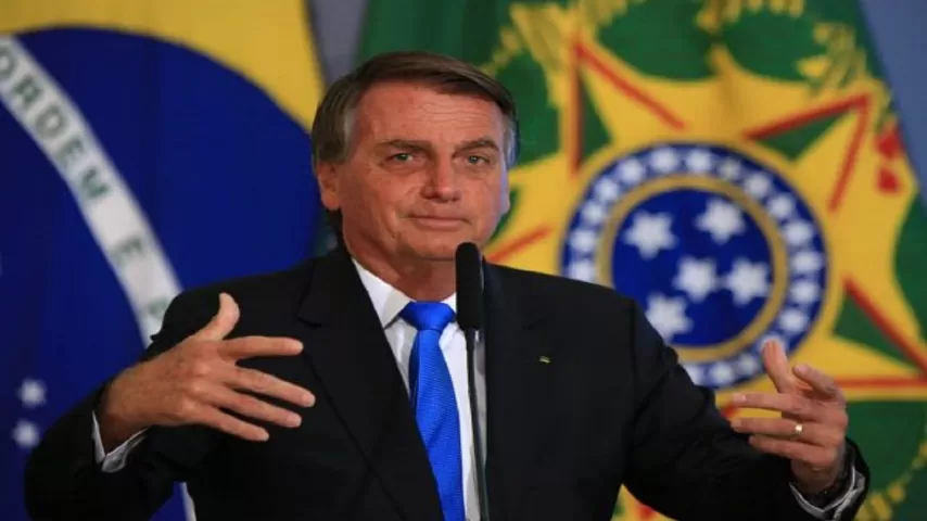 Bolsonaro sobre Lula: “Querem botar pessoa que não deu certo” 