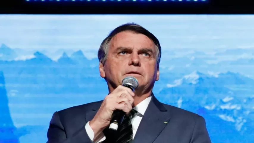 Bolsonaro cita Bíblia e publica mensagem de Dia dos Pais 