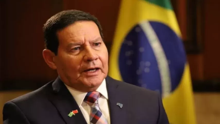 Mourão após Fachin limitar decretos: “Judiciário extrapola”