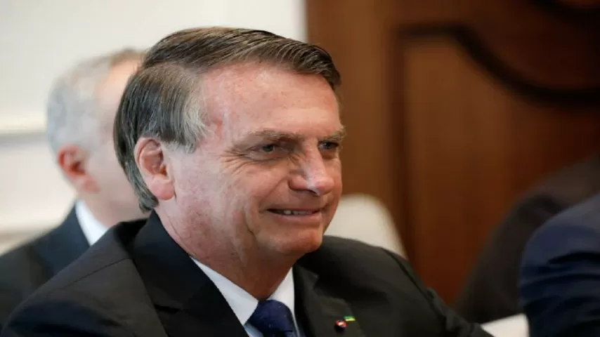 Bolsonaro: “Eu tenho a oferecer o contrário do que o ladrão fez”