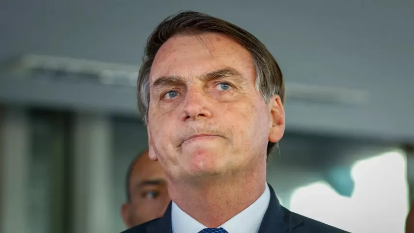 Jair Bolsonaro suspende verba das emendas de relator