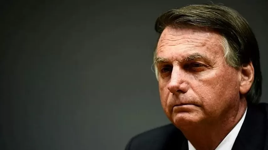 Bolsonaro edita MP que eleva salário mínimo para R$ 1.302