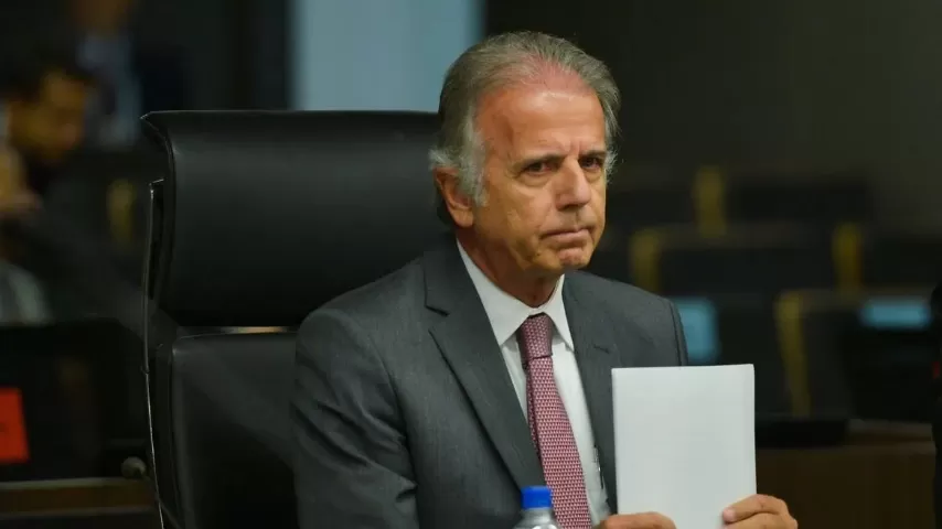 Futuro chefe da Defesa diz que Bolsonaro é “democrata” e “líder”