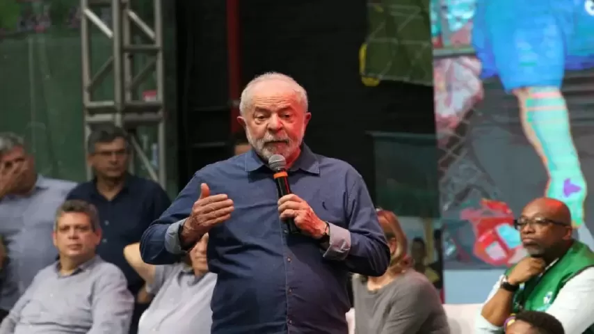 País está “saindo das trevas”, diz Lula em reunião com reitores 