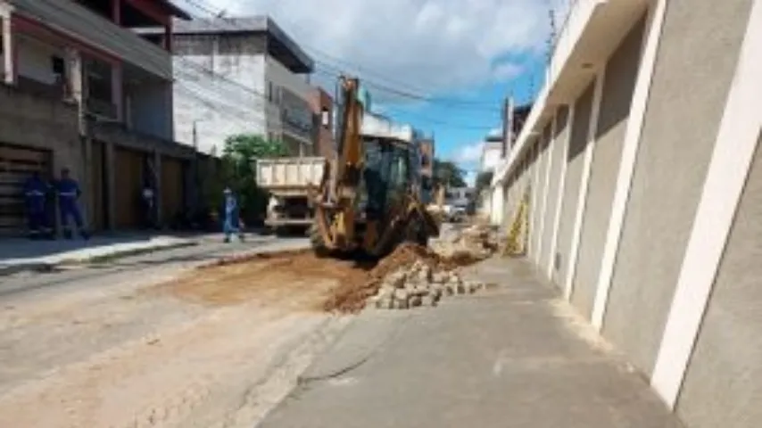 EMASA substitui tubulação de parte da rede de esgotamento sanitário de rua no Castália