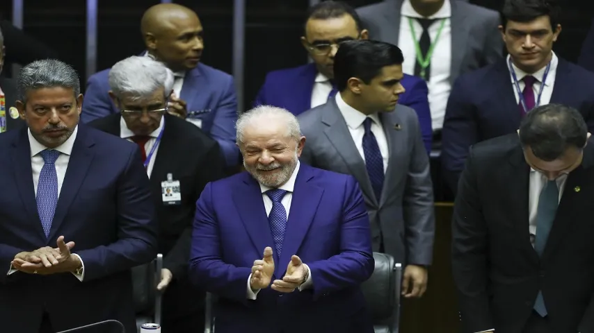 Colunista do Globo diz que Lula ‘compra’ maiorias no Congresso