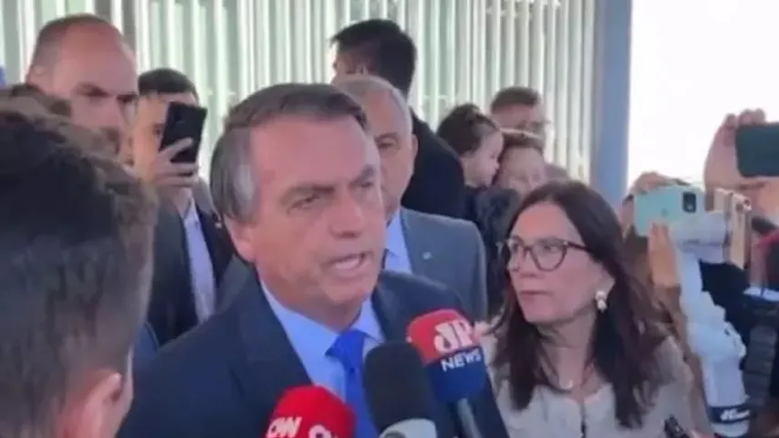 ‘Me julguem como julgaram a chapa Dilma-Temer em 2017’, diz Bolsonaro 