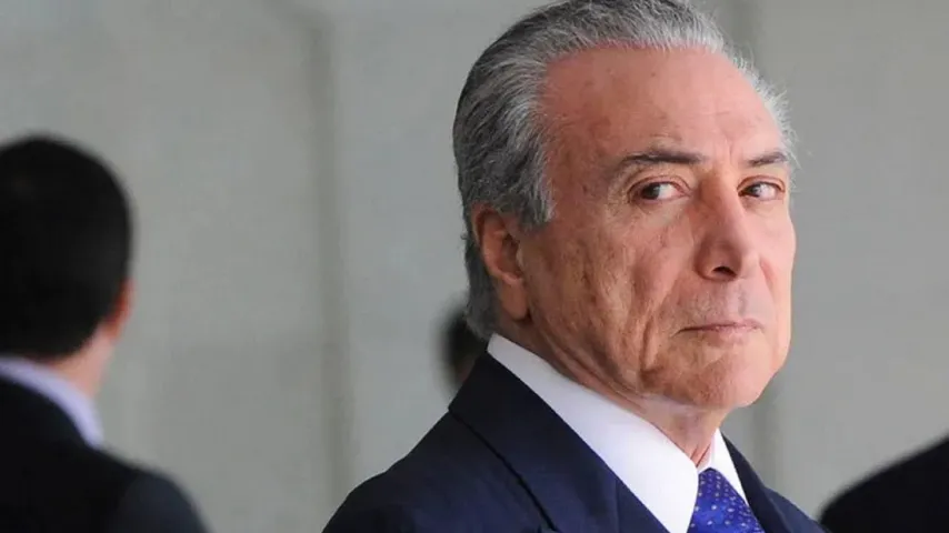 Temer diz que Dilma sofreu um “golpe de sorte” e elogia Lula 