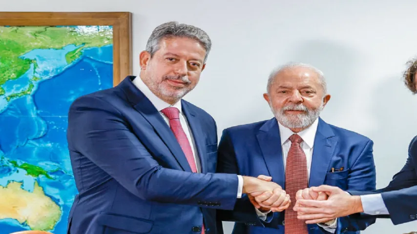 Lula diz que Lira sempre será adversário, mas que precisa dele 