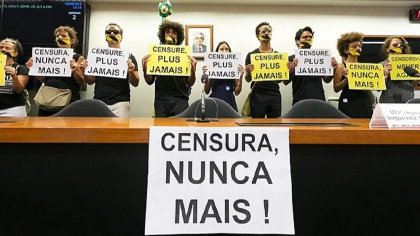 Oposição vai aos EUA “mostrar ao mundo” violações da liberdade de expressão