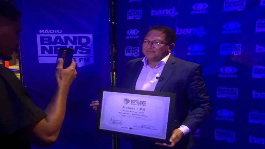 Prefeito Augusto Castro recebe Prêmio Band Cidades Excelentes 2023