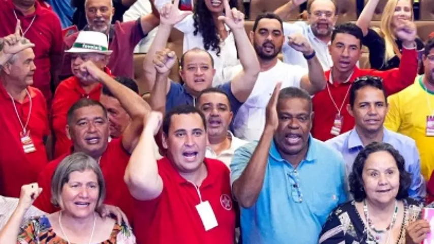 PT Bahia se une aos movimentos sociais no ato em defesa da democracia