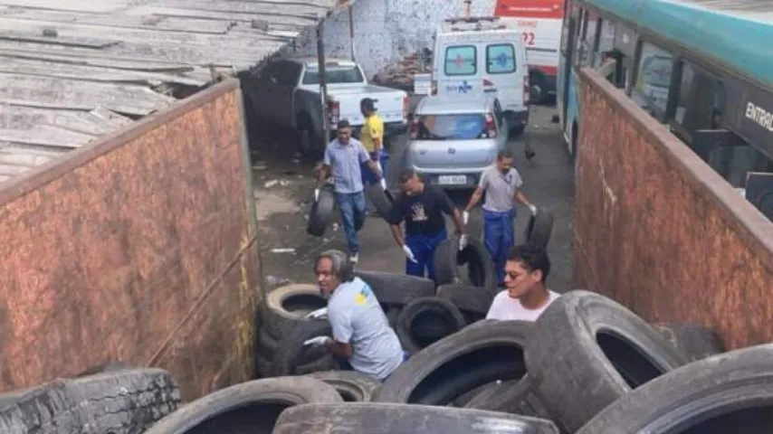 Prefeitura de Itabuna faz recolhimento de pneus para evitar a proliferação do Aedes aegypti