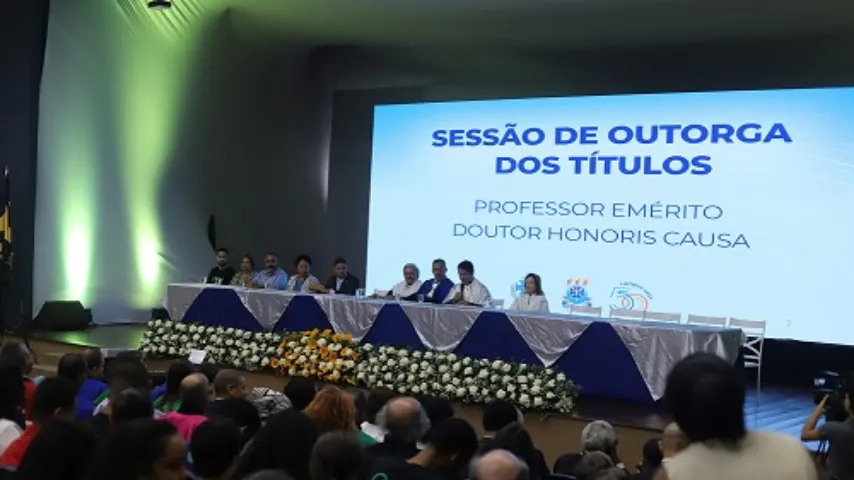 Solenidade comemora 50 anos do Campus da Uesc com outorga de títulos de Doutor Honoris Causa e Professor Emérito