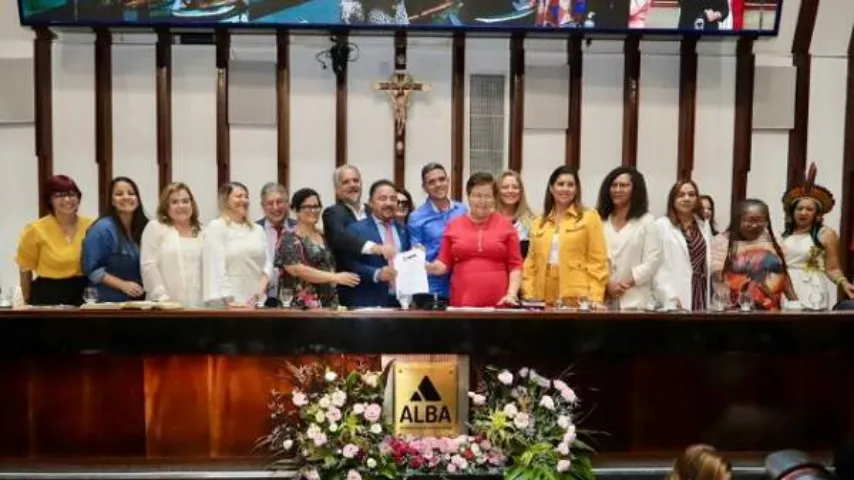 Amurc assina termo de cooperação junto a SPM para a implantação das Salas Elas à Frente no Sul da Bahia