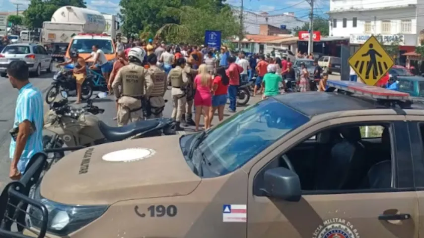 Mulher que aprendia a pilotar moto perde equilíbrio e morre em acidente com carreta na Bahia