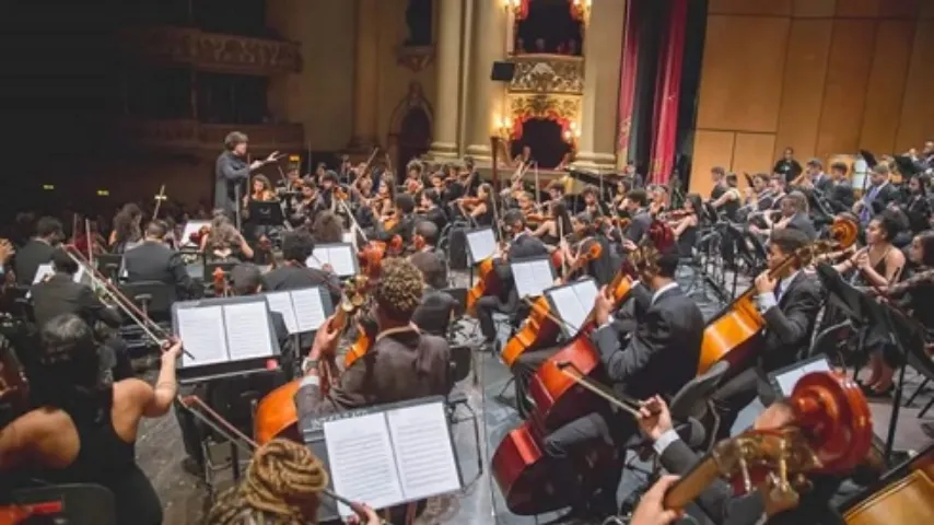 “Camerata Neojiba na Bahia” no Teatro Candinha Dórea