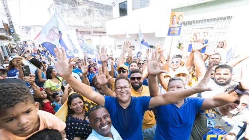 Augusto Castro é recebido por multidão na Mangabinha e diz que vai retribuir apoio trabalhando cada vez mais por Itabuna