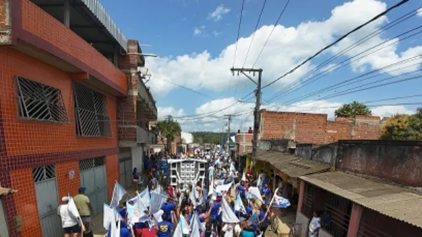 Caminhada em Ferradas e Nova Ferradas reforça apoio à reeleição de Augusto Castro