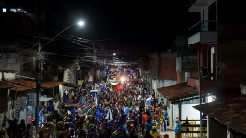 Augusto é recebido por multidão no bairro Santo Antônio e destaca obras na saúde e infraestrutura