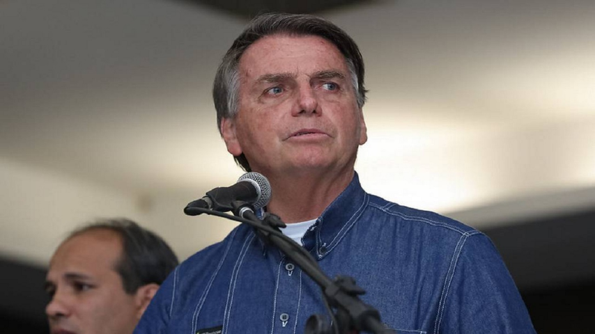 Bolsonaro lamenta crises: ‘Só Deus explica a gente estar de pé’ 