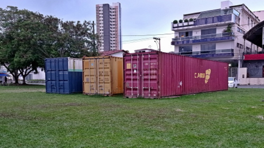 O prefeito Augusto castro se omite sobre praça ocupada