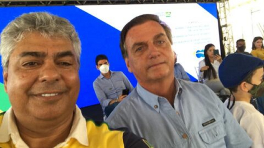 BAHIA: DEPOIS DE ROMPER COM RUI, ROBINHO PRESTIGIA BOLSONARO