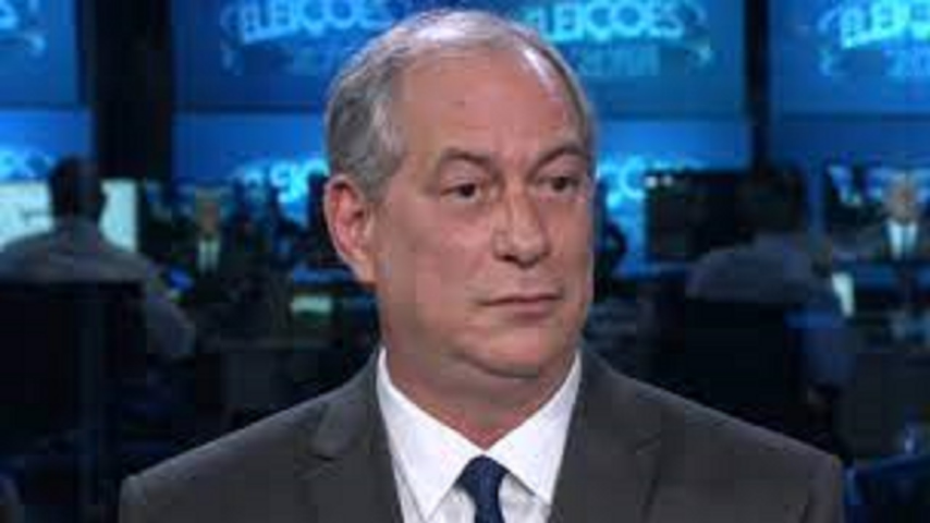 Ciro Gomes anuncia suspensão da pré-candidatura ao Planalto 