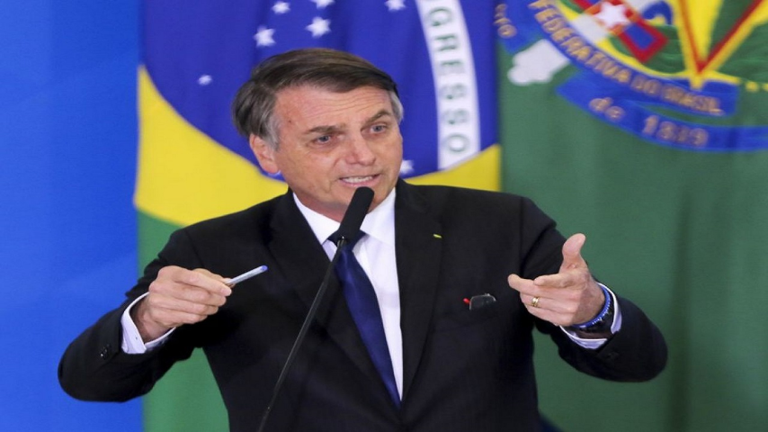 Bolsonaro autoriza aumento de cerca de 33% para professores