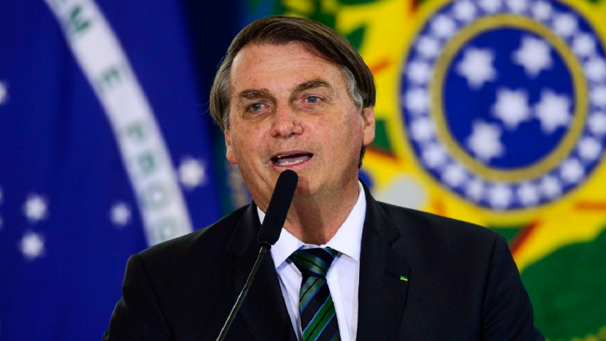 Bolsonaro sobre definir vice: “Será alguém do nosso meio”