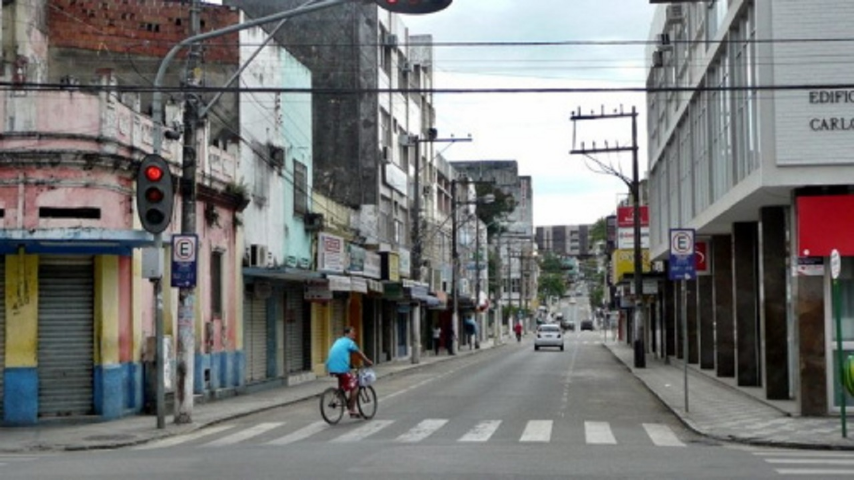 Mesmo sem festa, lojas fecham no carnaval